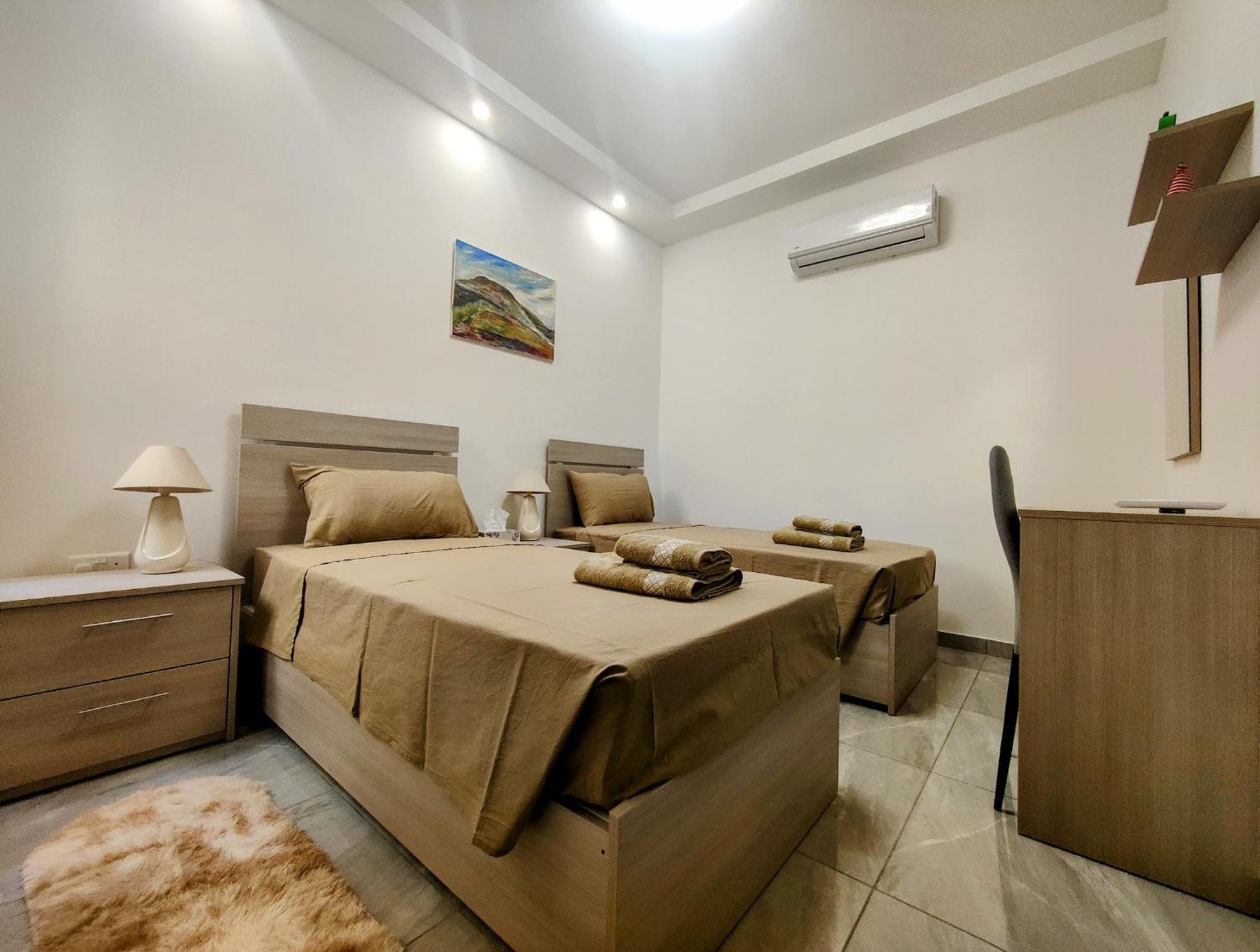 Al-Andalus, Chic Central Rooms Вікторія Екстер'єр фото